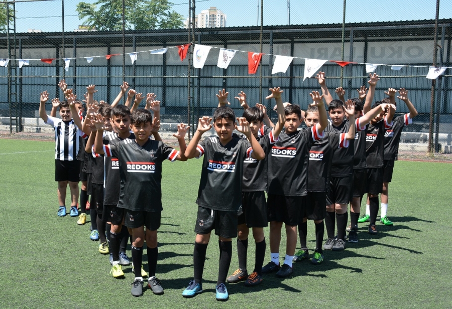 Ispartakule Beşiktaş futbol okulu çalışmalarına devam ediyor