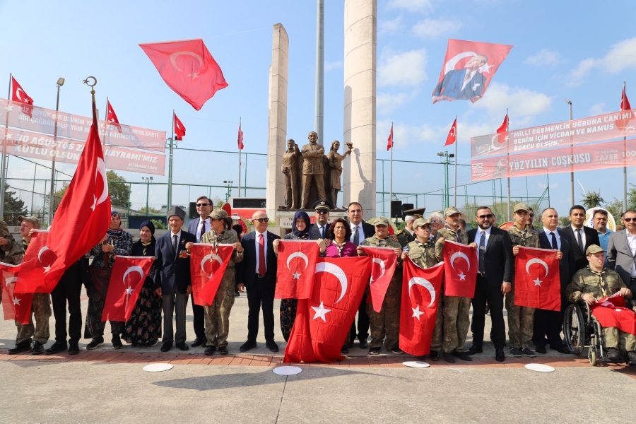 Engelli izcilerin “Atatürk ve Büyük Zafer Oratoryosu” törene damga vurdu