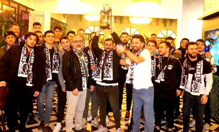 Tahtakale Kartalları FK ,Süper Amatör Lige çıkmanın mutluluğunu yaşıyor!