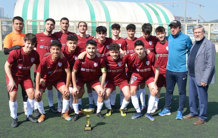 İstanbul Trabzonspor U18 Takımı namağlup şampiyon