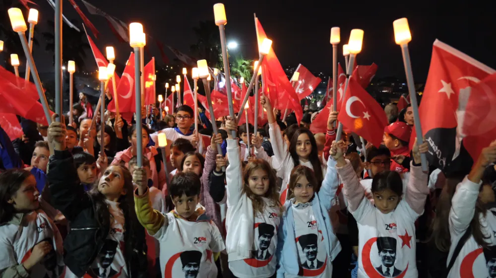 Büyükçekmece Cumhuriyetin 101’inci şan ve şeref yılını coşkuyla kutladı