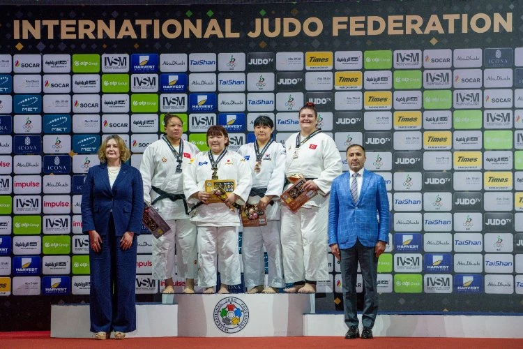 Bakan Bak’tan milli judocular için tebrik mesajı