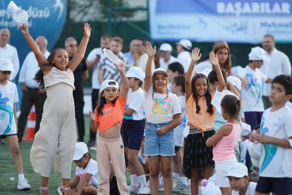 BEYLİKDÜZÜ’NDE 5 BİN 512 SPORCU ÇOCUK MADALYA ALDI