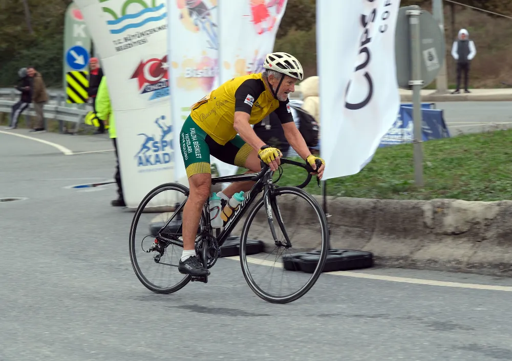 6. Uluslararası Ali Hüryılmaz Bisiklet Yarışı’nda sporcular nefesleri kesti