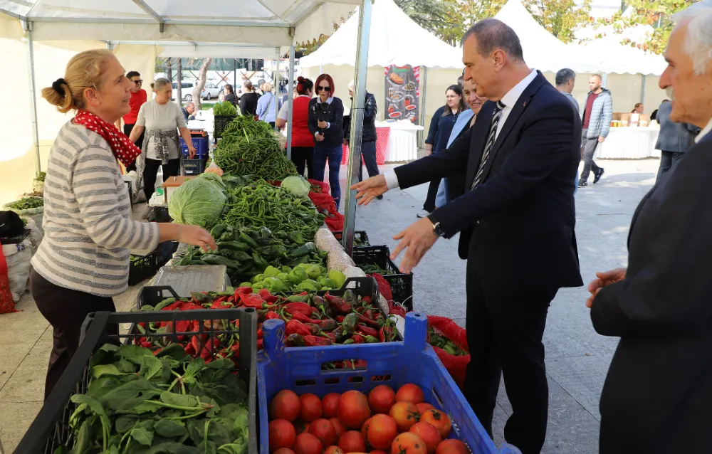 Büyükçekmece’de “Üreticiden Tüketiciye Kışa Merhaba Pazarı” açıldı