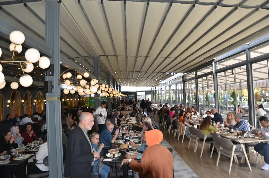  BEYŞANDER Depremzede Çocuklara El Uzatıyor