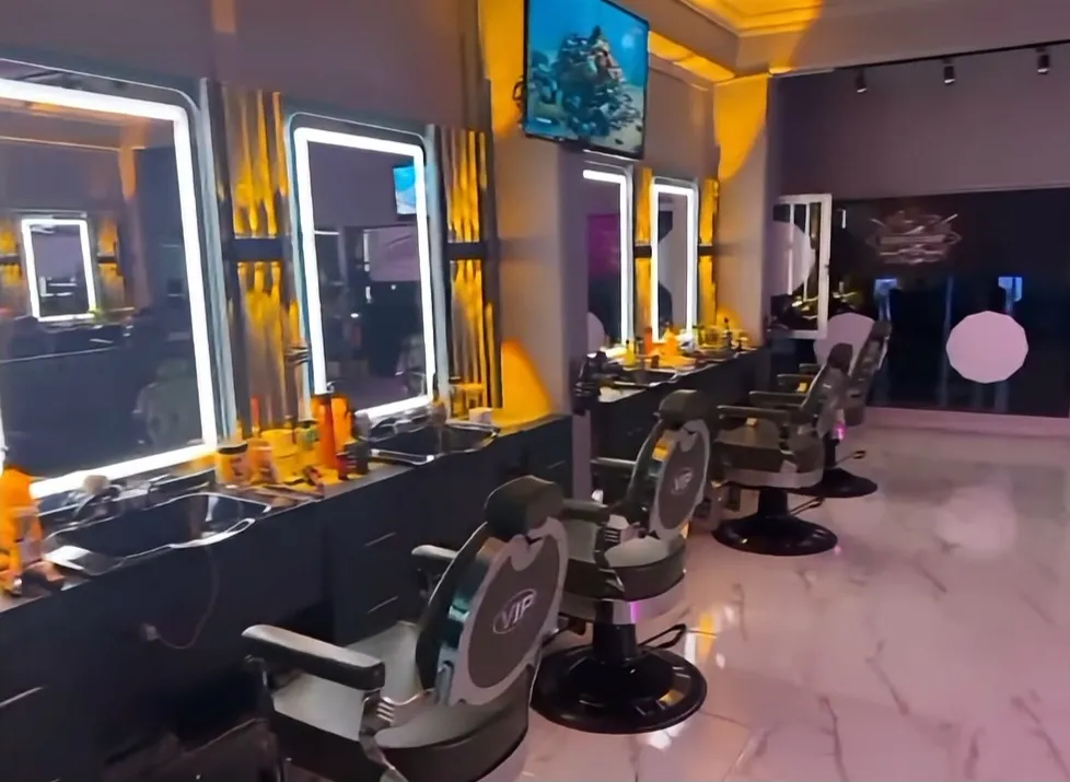 VIP ERKEK KUAFÖRÜ BEYLİKDÜZÜ