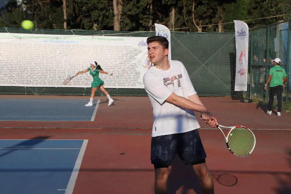   7. Geleneksel Büyükçekmece Açık Tenis Turnuvası başladı