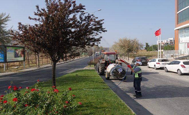 Büyükçekmece?nin yeşil alanları sonbahara hazırlanıyor