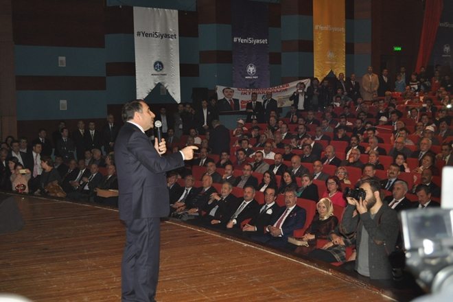 Birçok Ünlü İsim Merkez Partiye Katıldı